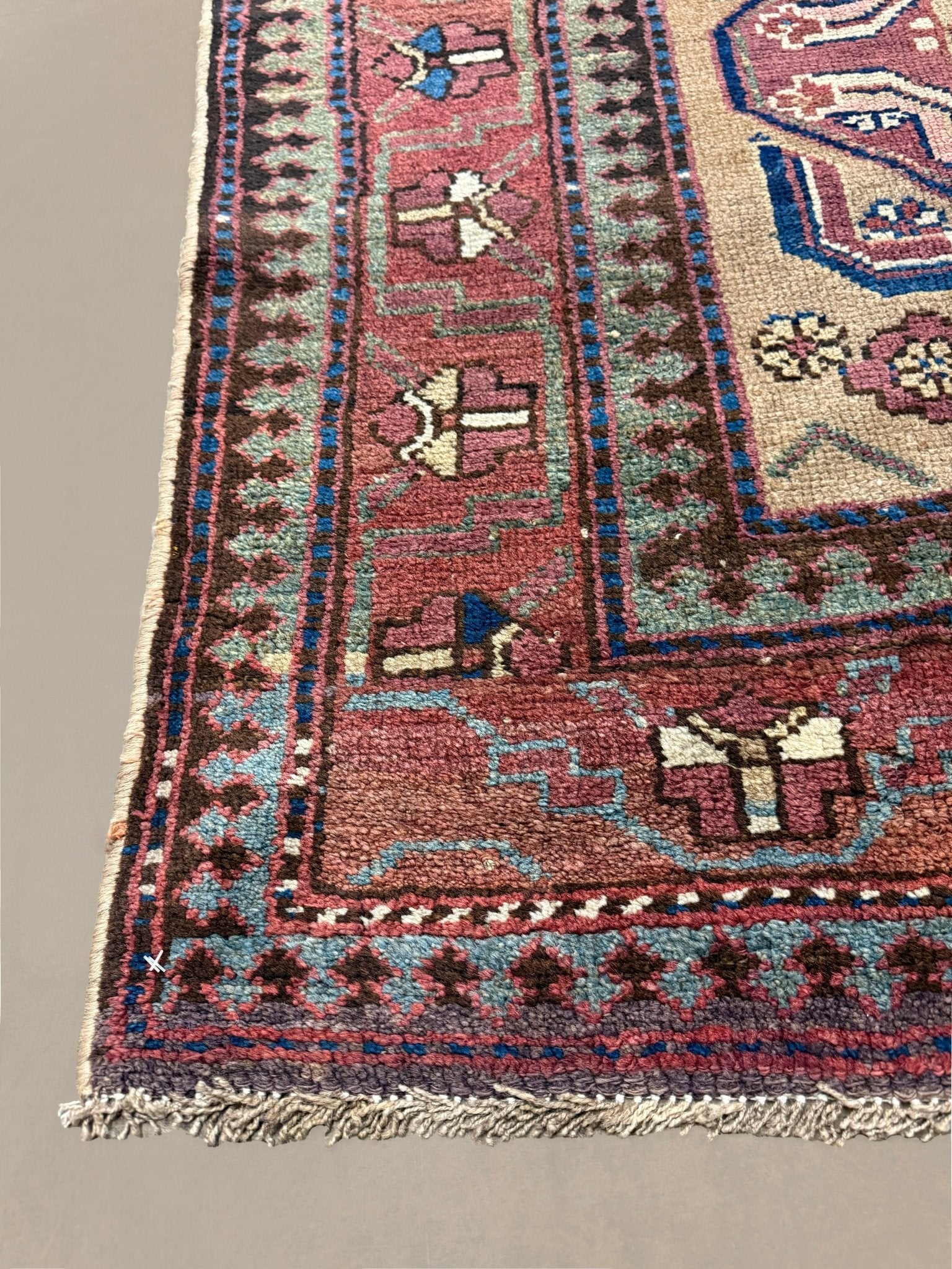 Persian Uch Tappeh Runner, border and fringe detail, hand-knotted wool with beige colouring. SKU 1.0087.