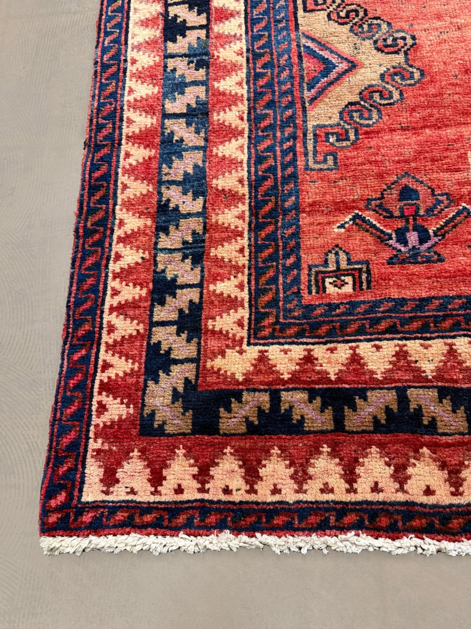 Persian Luri Runner, border and fringe detail, hand-knotted wool with red colouring. SKU RR 32252.