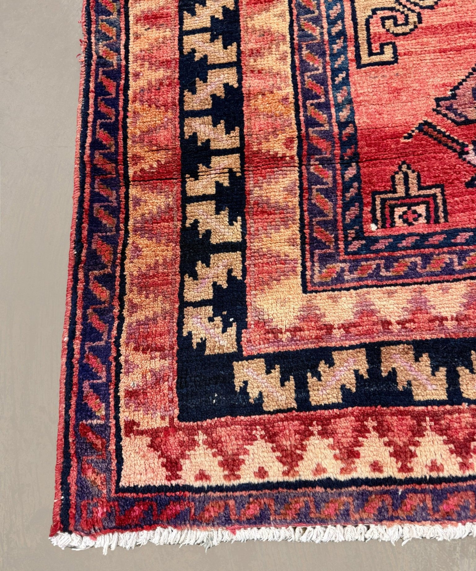 Persian Luri Runner, border and fringe detail, hand-knotted wool with red colouring. SKU RR 32252.