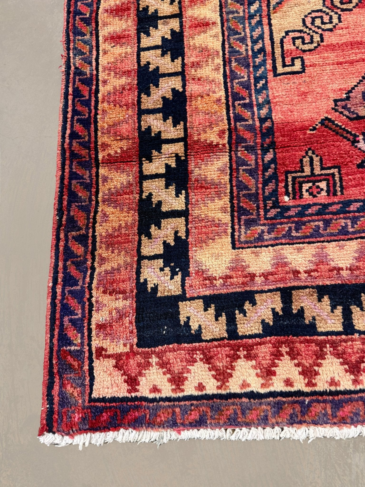 Persian Luri Runner, border and fringe detail, hand-knotted wool with red colouring. SKU RR 32252.