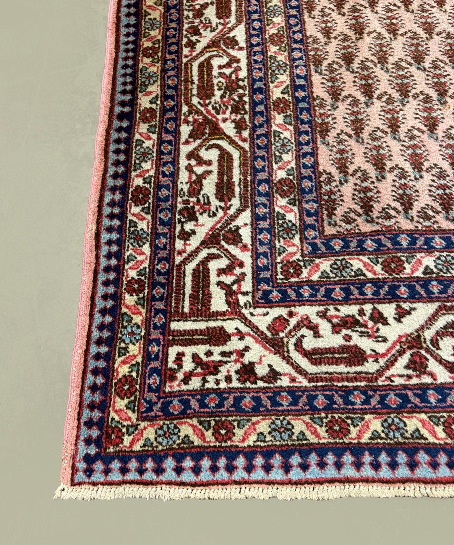 Vintage Marand Tabriz Rug, corner, border and fringe detail, hand-knotted wool pile. SKU 108704.