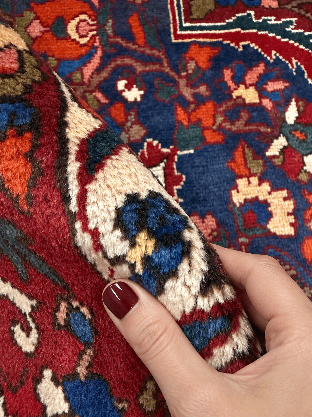 Vintage Saman Bakhtiari Rug. Original rug photograph; SKU EE1.1233; source IMG_7953.