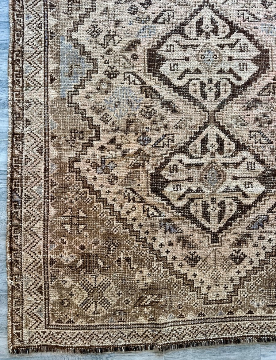 Vintage Shiraz Rug | 5' 7" x 7' 10" - Rug the Rock