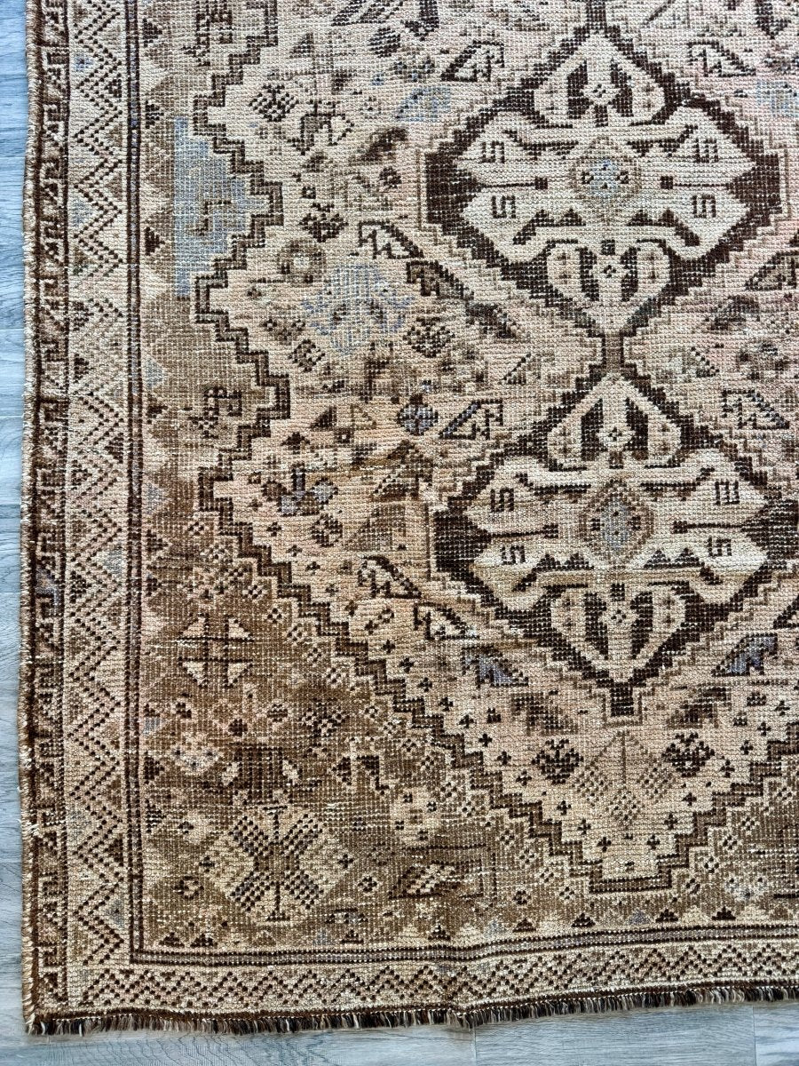 Vintage Shiraz Rug | 5' 7" x 7' 10" - Rug the Rock