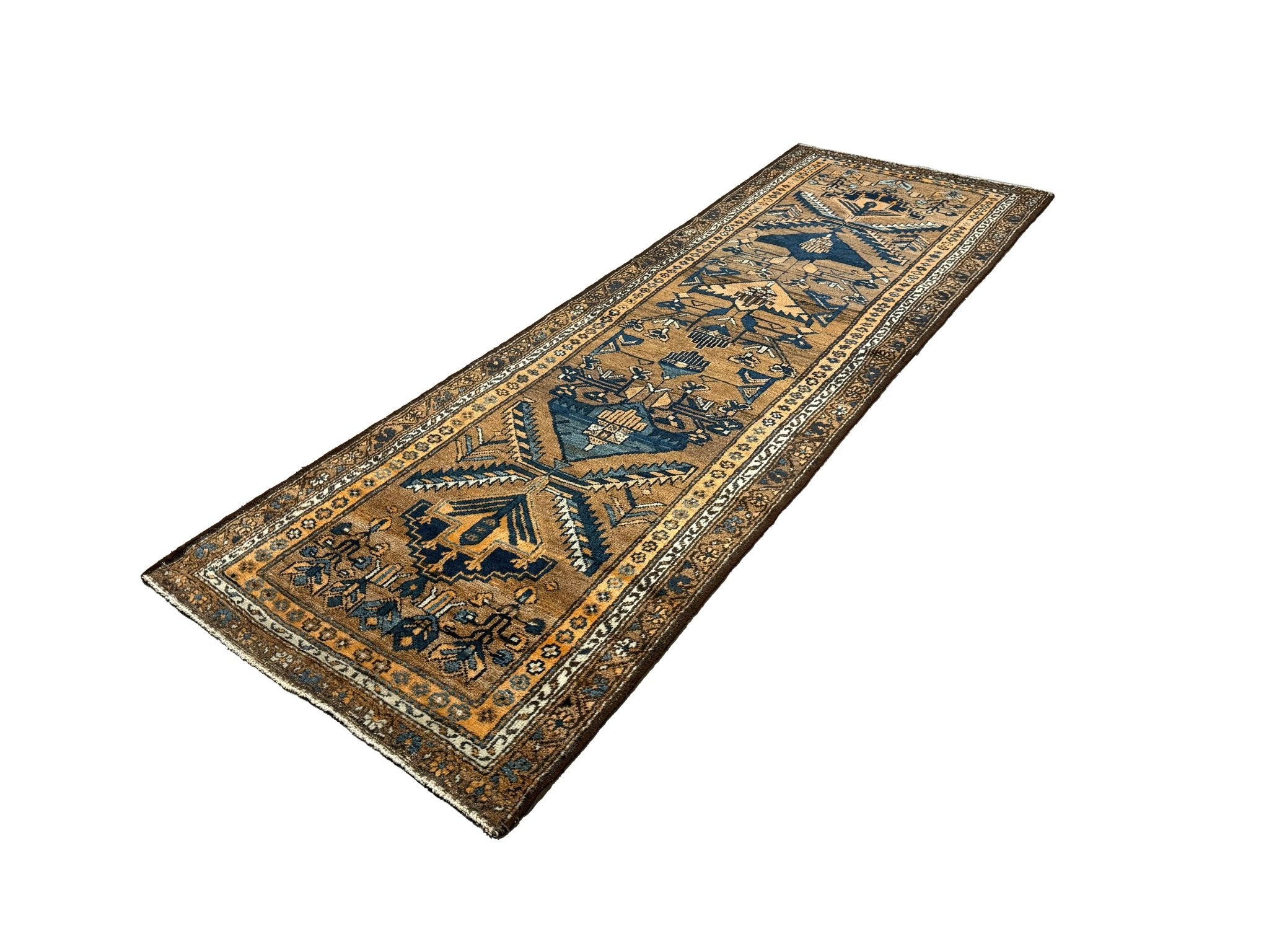 Persian Houpa Zanjan Runner, diagonal full view, hand-knotted wool pile. SKU PP 108796.