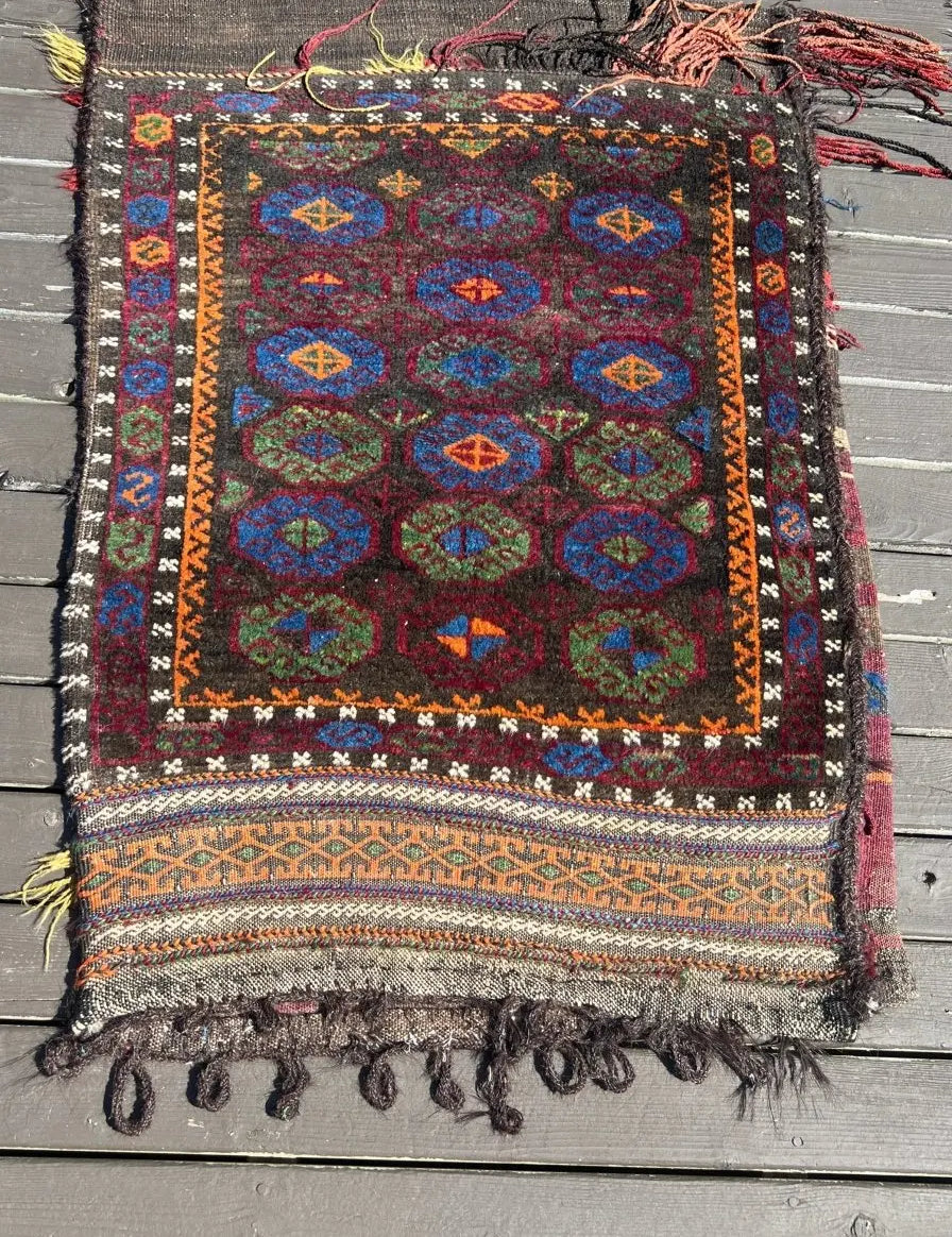 Antique Baluch Saddlebag  | 2' 7" x 3' 11" Rug the Rock