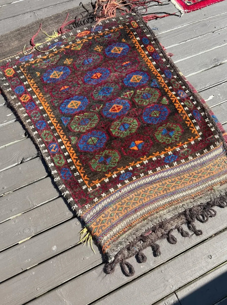 Antique Baluch Saddlebag  | 2' 7" x 3' 11" Rug the Rock
