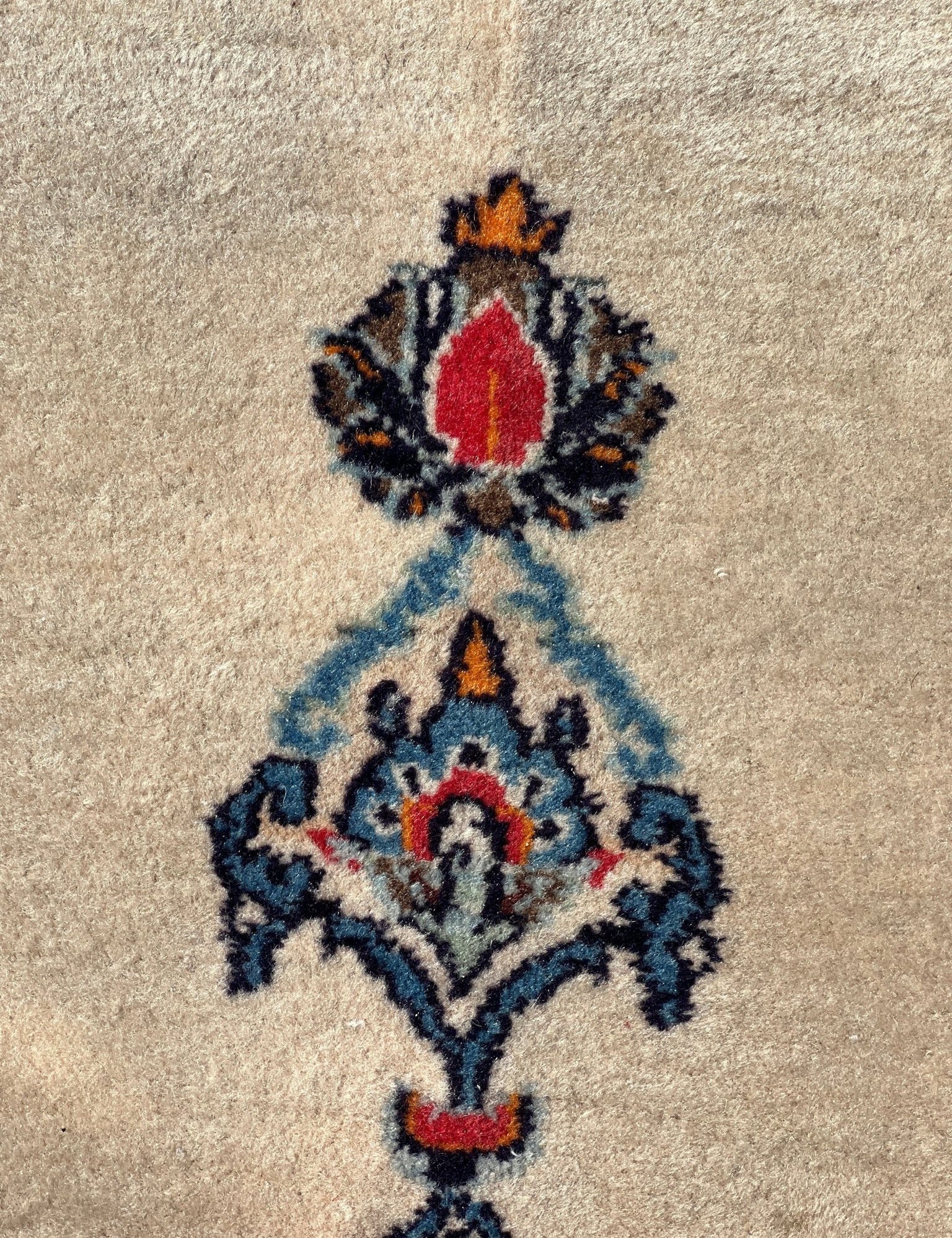 Persian Kashan Rug | 2' 4" x 4' 8" Rug the Rock 