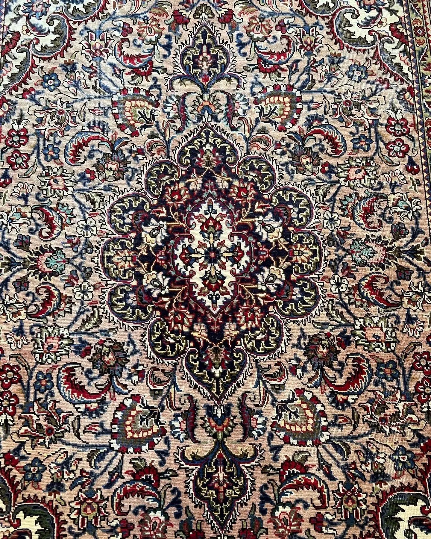 Persian Tabriz Rug | 9’ 5” x 6’ 4” Rug the Rock